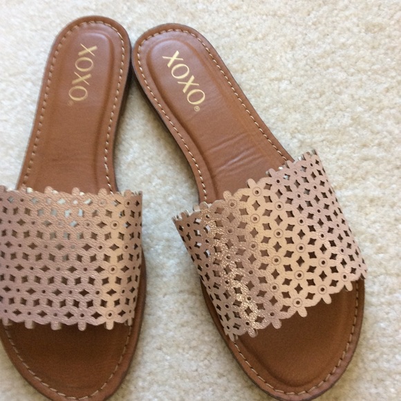 XOXO Shoes - XOXO Sandals Size 6.5